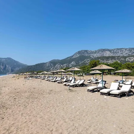 Bed & Breakfast Etenna Beach Bungalows