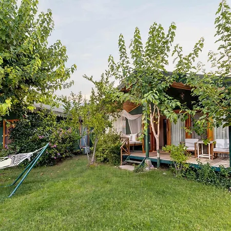 Etenna Beach Bungalows Bed & Breakfast 3*
