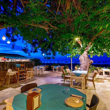 Etenna Beach Bungalows Bed & Breakfast 3*