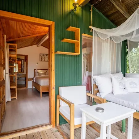 Etenna Beach Bungalows Bed & Breakfast 3*
