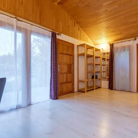 Etenna Bed & Breakfast 3*