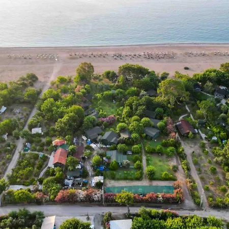 Bed & Breakfast Etenna Beach Bungalows