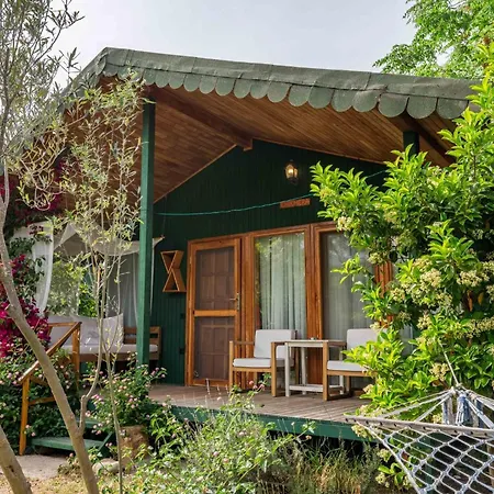 Etenna Beach Bungalows Bed & Breakfast