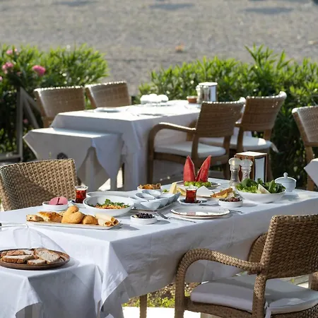 Etenna Beach Bungalows Bed & Breakfast 3*