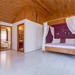 Bed & Breakfast Etenna 4*