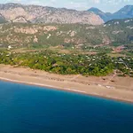 Bed & Breakfast Etenna Beach Bungalows