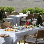 Etenna Beach Bungalows Bed & Breakfast 4*